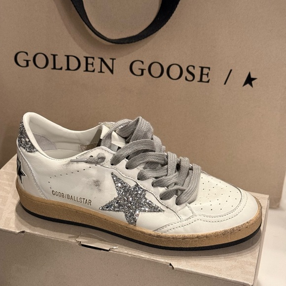 NEVER WORN Golden Goose Women's Ball Star in nappa w white star glitter heel tab - Picture 3 of 6